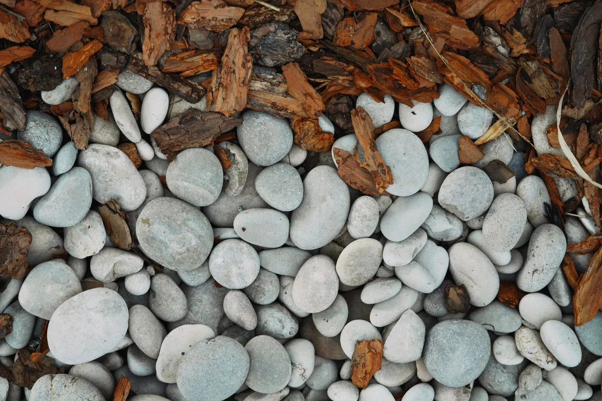 What Is a Pebble Bench? A Simple Explainer for UK Gardens
